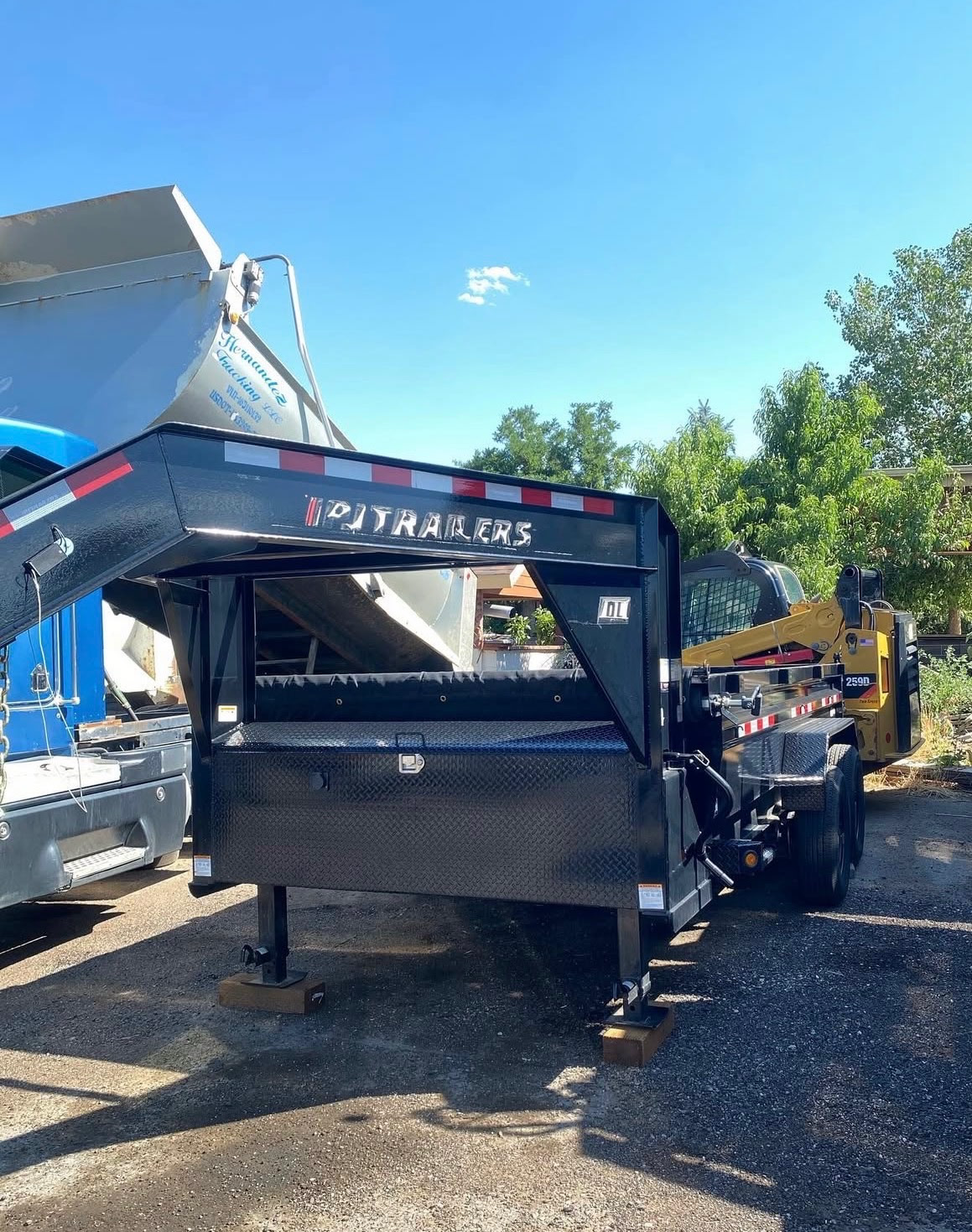 Dump Trailer Rentals for rent in Aurora and Denver, Colorado - Heavy-duty gooseneck dump trailers perfect for construction debris, landscaping, and bulk material hauling.